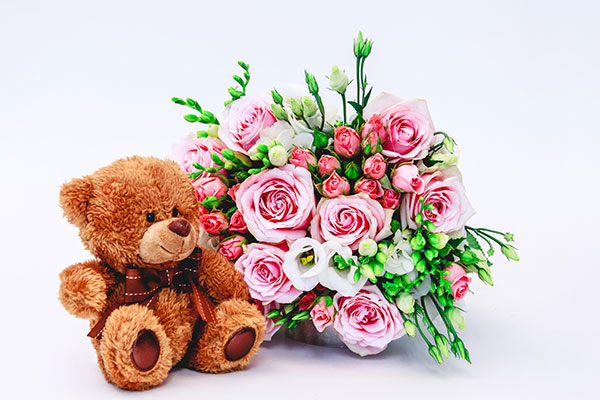 Какие цветы дарить девушкам, мамам, женам и коллегам