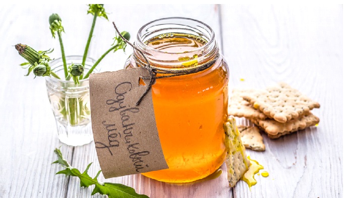 Spicy Honey Is the Sweet-Hot Cure for Coughs, Congestion + Sore Throat, Say MDs