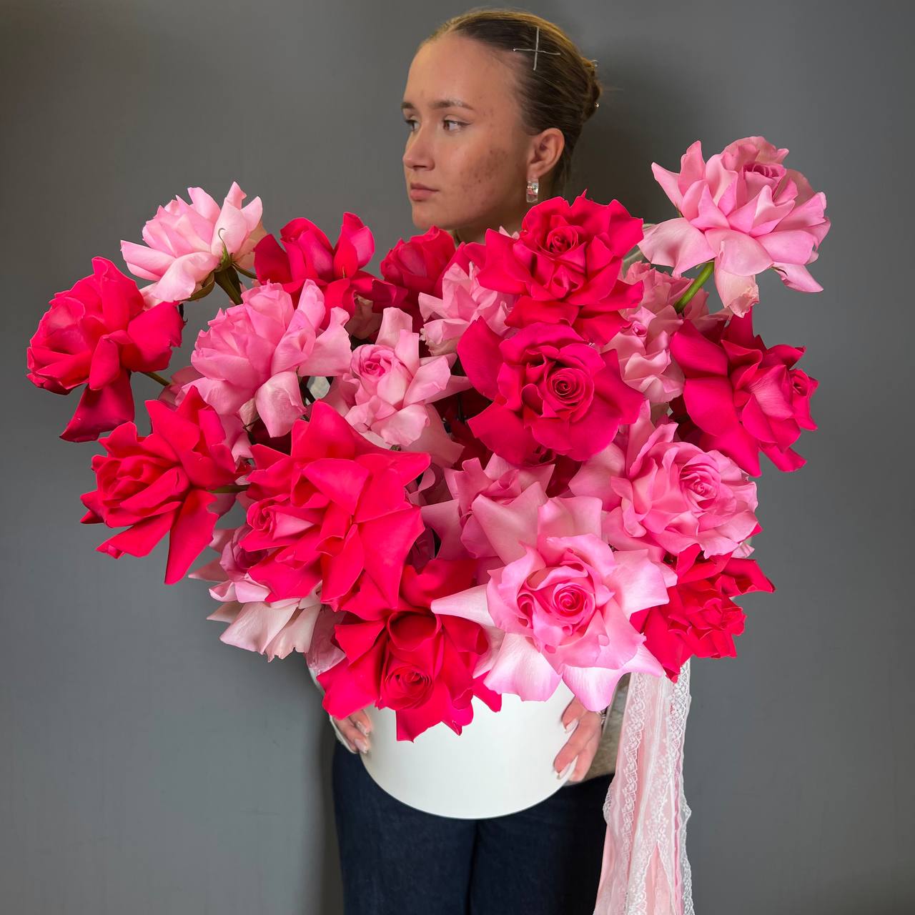 Букет на первое свидание: какие розы уместны, а какие лучше не дарить